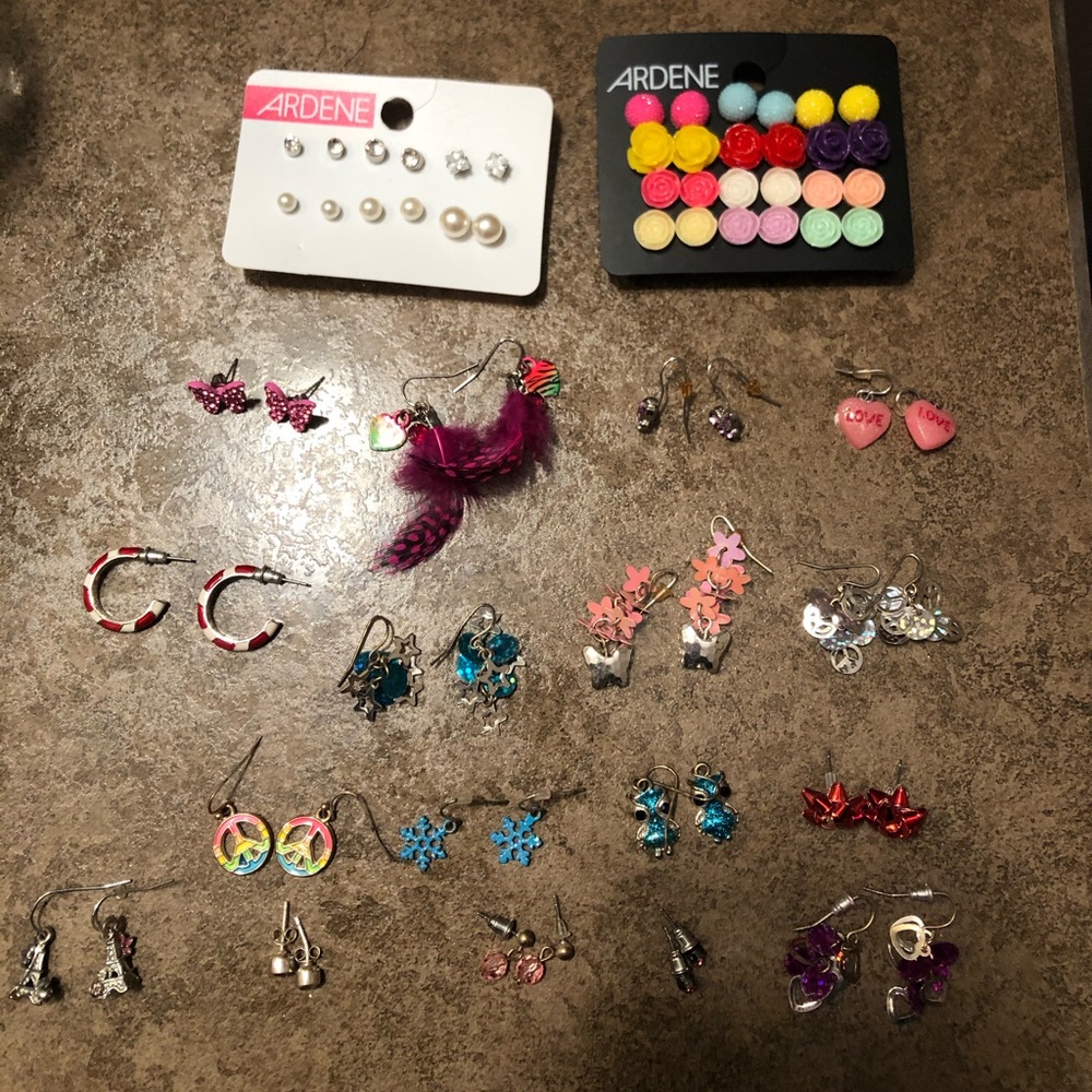 35 pairs of kids earrings